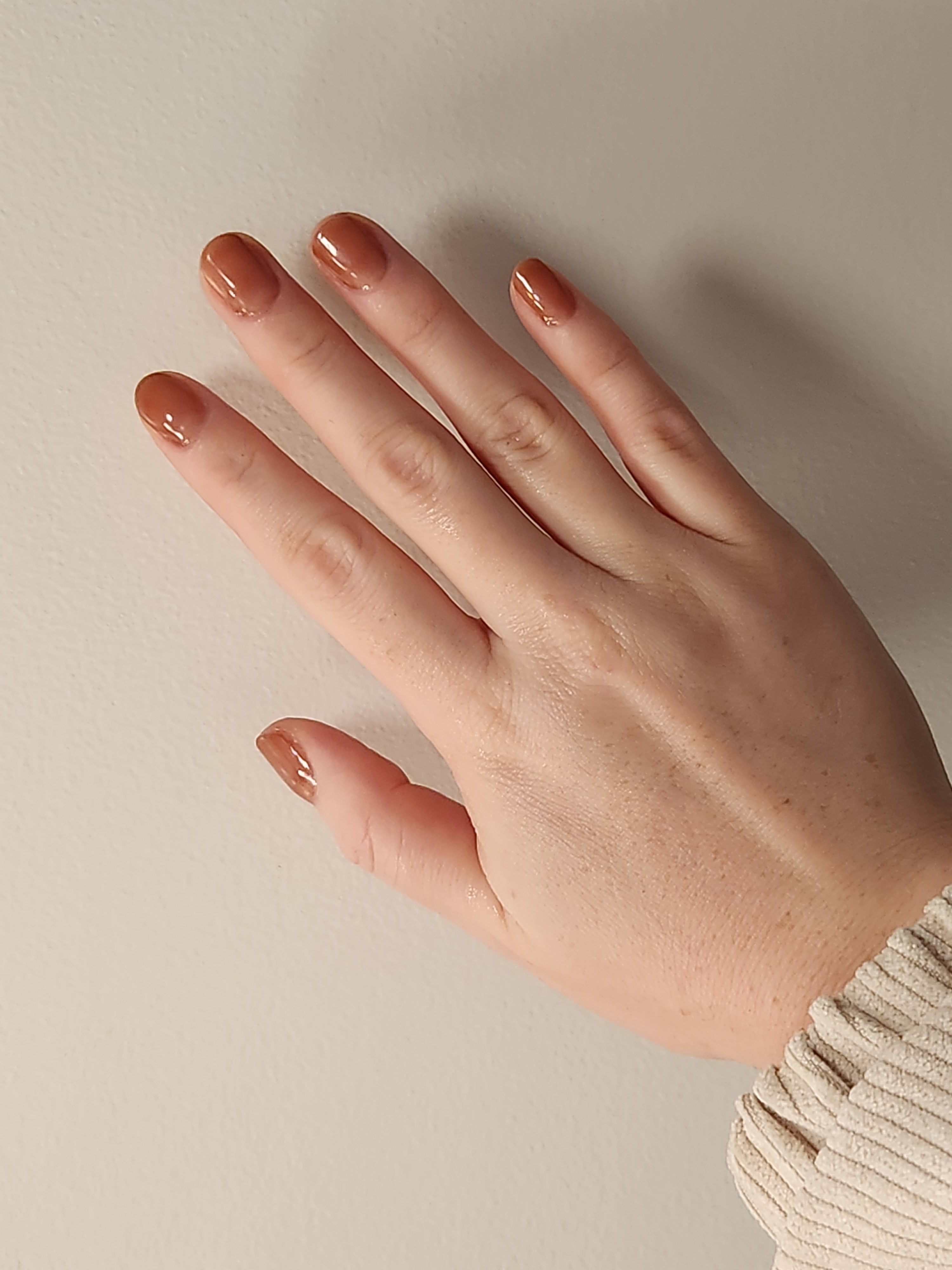 Jelly Sheer Nails: The 2025 Trend Redefining Effortless Elegance And Old-Money Style