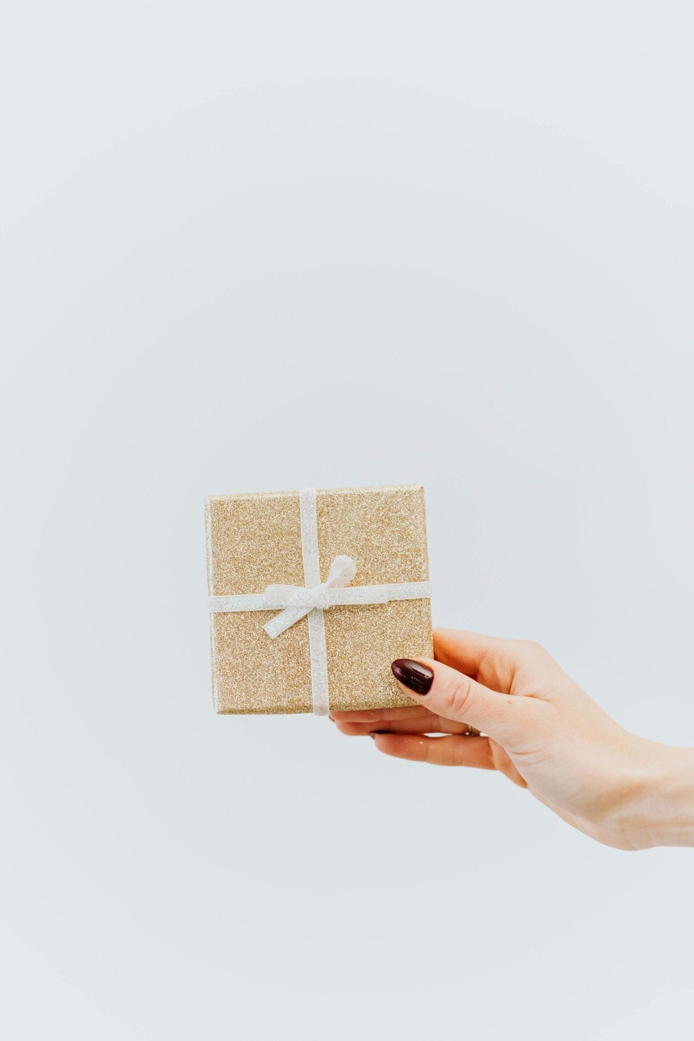 Best Christmas gifts for nail lovers under $100 (2025) - Ambedo Beauty