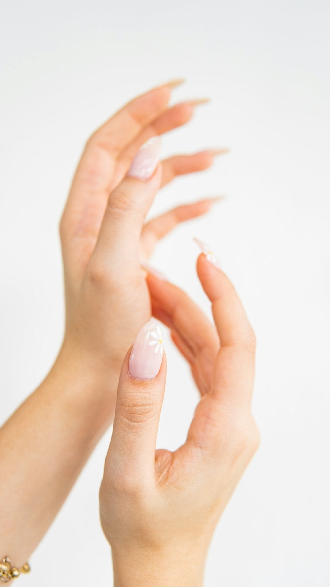 Comparing BIAB Builder Gel Options: Achieving Salon Quality Nails at Home - Ambedo Beauty