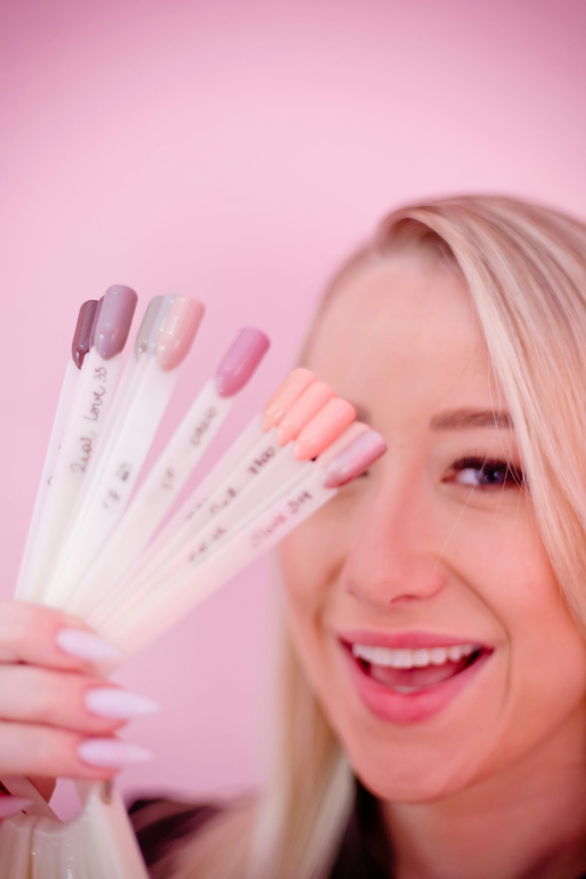 Educational Insights into BIAB Builder Gel for Nail Enthusiasts - Ambedo Beauty