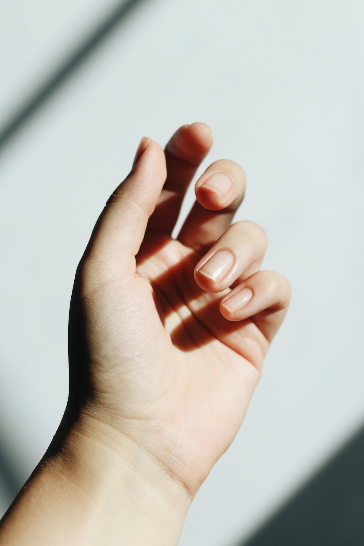 Explaining How Long Gel Nails Last When Done at Home - Ambedo Beauty